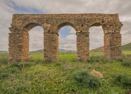 Aqueduct between the cisterns and the baths